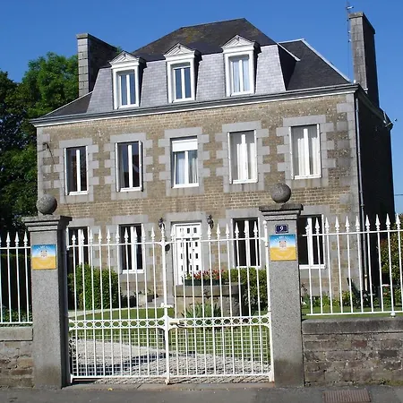 Le Bourg Bed and Breakfast *